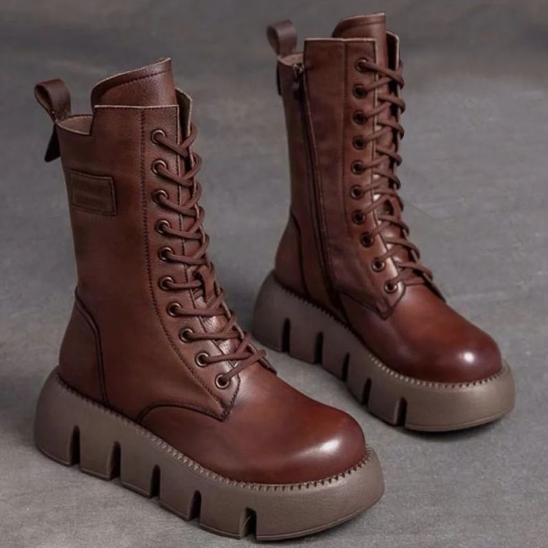 Bottes en Cuir Verni au Style Rétro