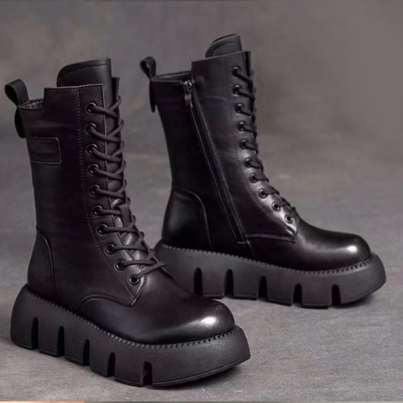 Bottes en Cuir Verni au Style Rétro