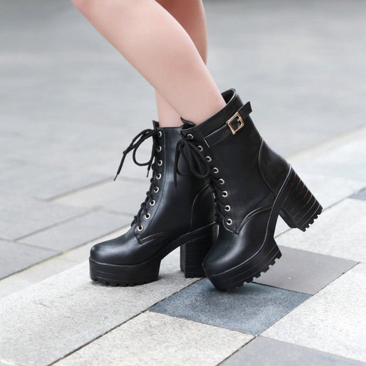 Bottines à lacets et boucle